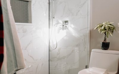 Cómo sacar el máximo partido a un baño pequeño en 2025